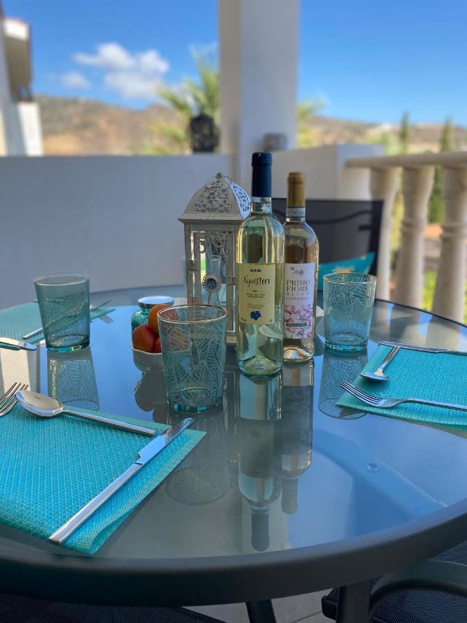 Beautiful 2 Bed Apartment In Peyia Valley, Paphos Exteriör bild